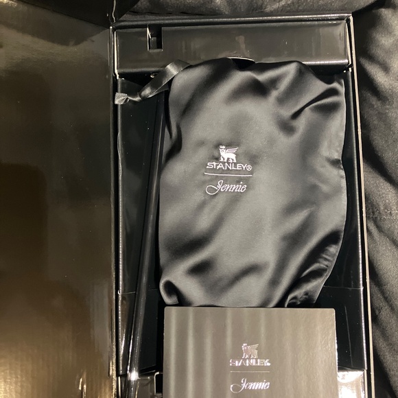 Stanley Limited Edition “Jennie” Midnight  Ruby 30oz Tumbler W/Original Box - Picture 6 of 15